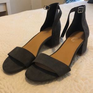 NWOT gray flats- faux suede material